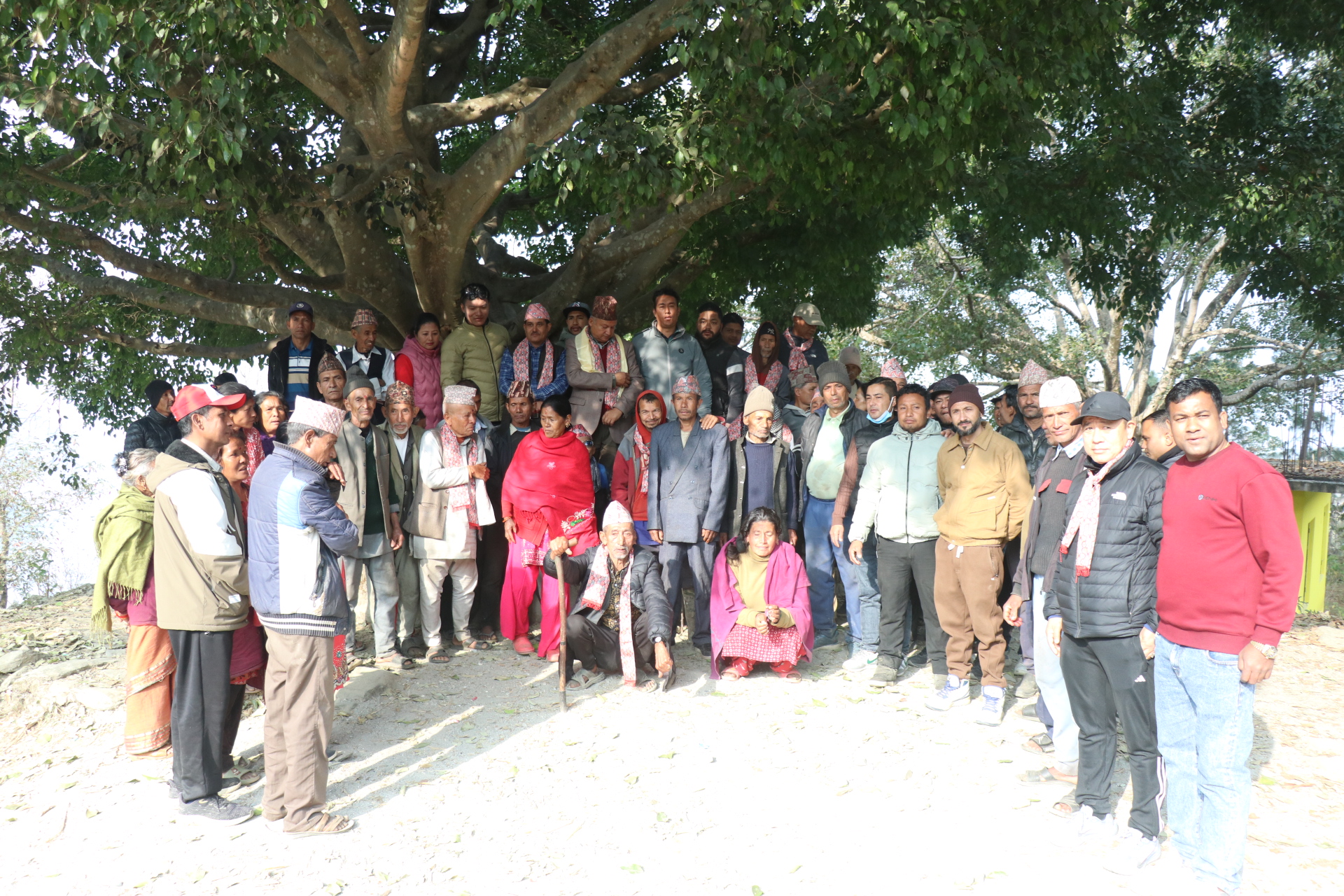 सुनकोशी गाउँपालिका–४ मा एमाले उम्मेदवार सरेश नेपाललाई भव्य स्वागत, कमल गदालको नेतृत्वमा उत्साहपूर्ण घरदैलो